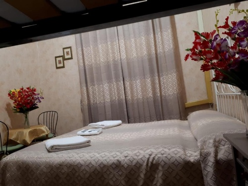 Renting Rooms image 12