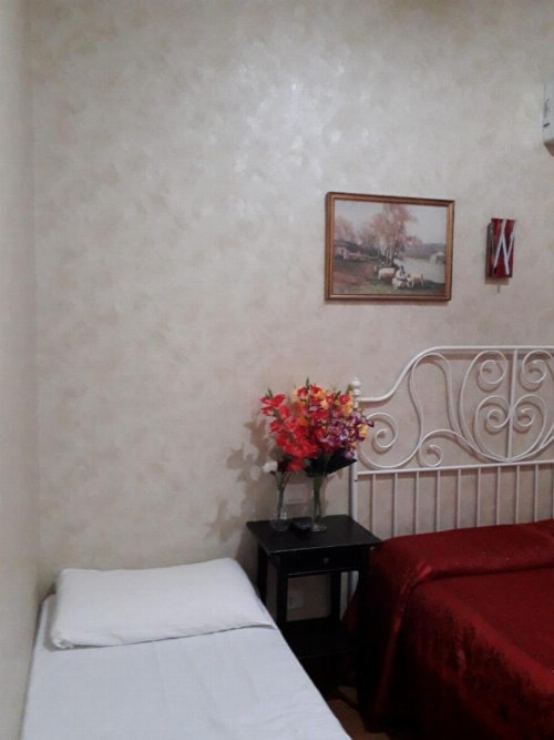 Renting Rooms image 16