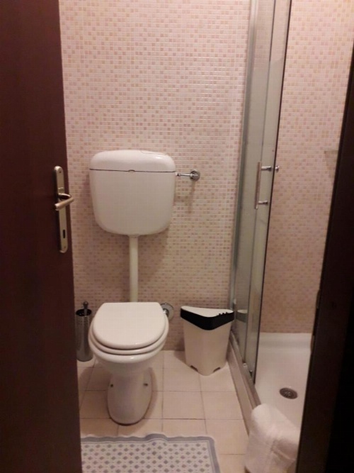 Renting Rooms image 33