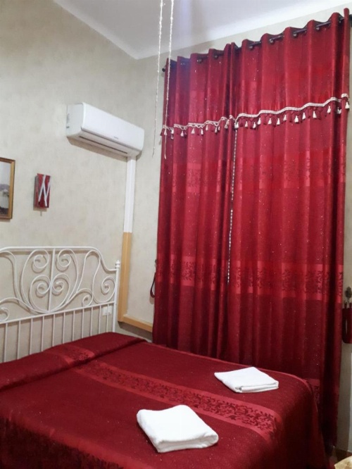 Renting Rooms image 38